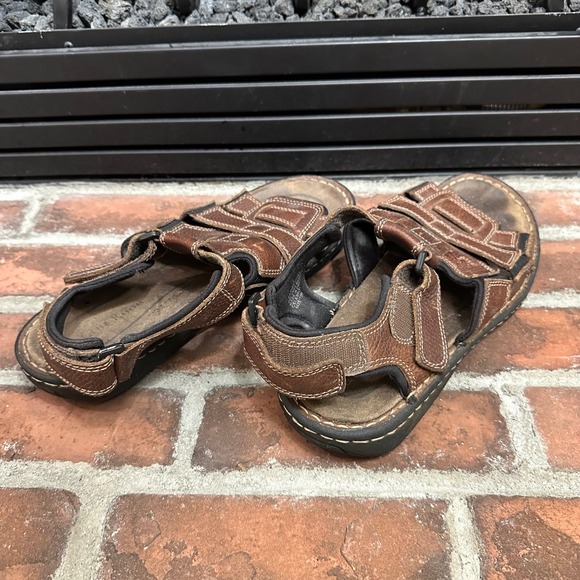 Club Room Men Brown Leather Fisherman Sandals Adjustable Strap Size 10M Comfort